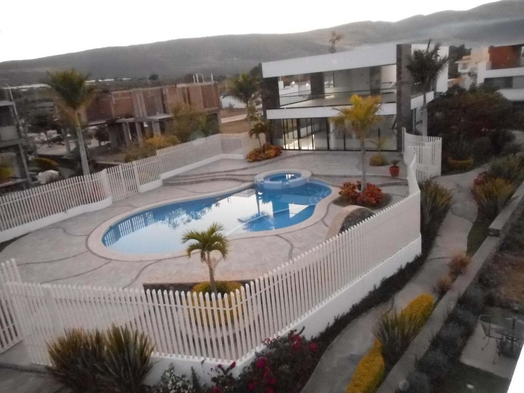 Hermosa Casa En Orilla Del Lago -Zona De Villedos- San Cristobal Zapotitlan Kültér fotó