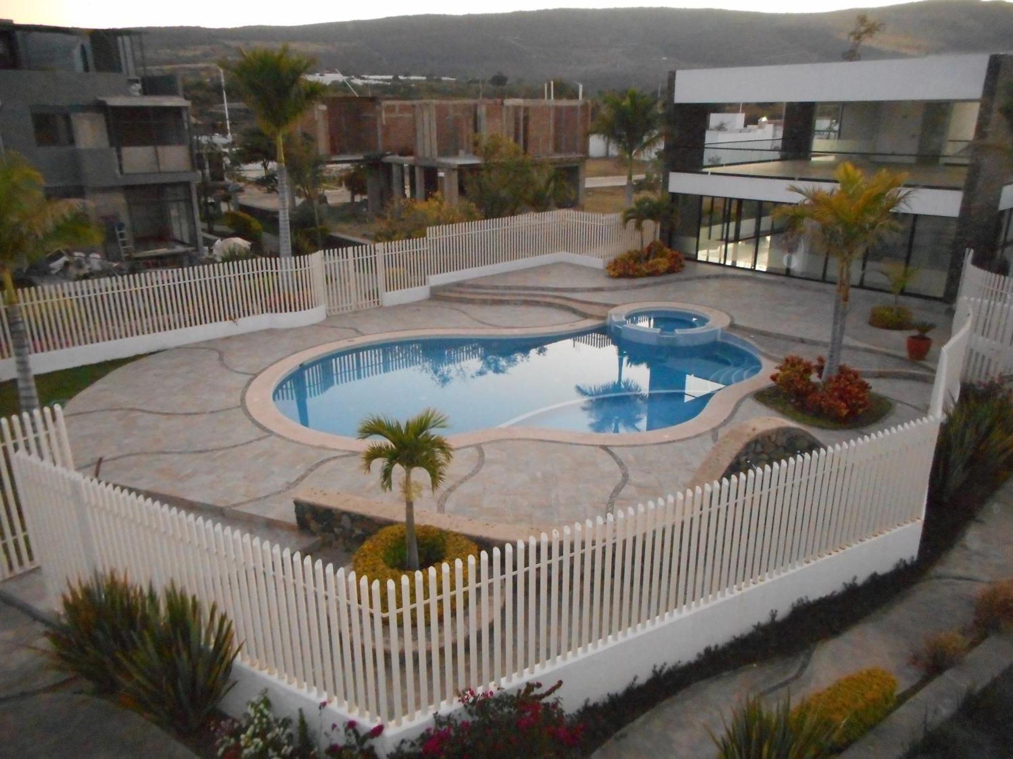 Hermosa Casa En Orilla Del Lago -Zona De Villedos- San Cristobal Zapotitlan Kültér fotó